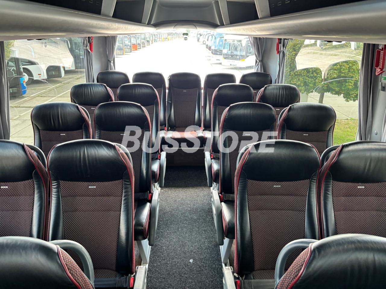 MAN - R08 Lion's Coach - GWC2500012286