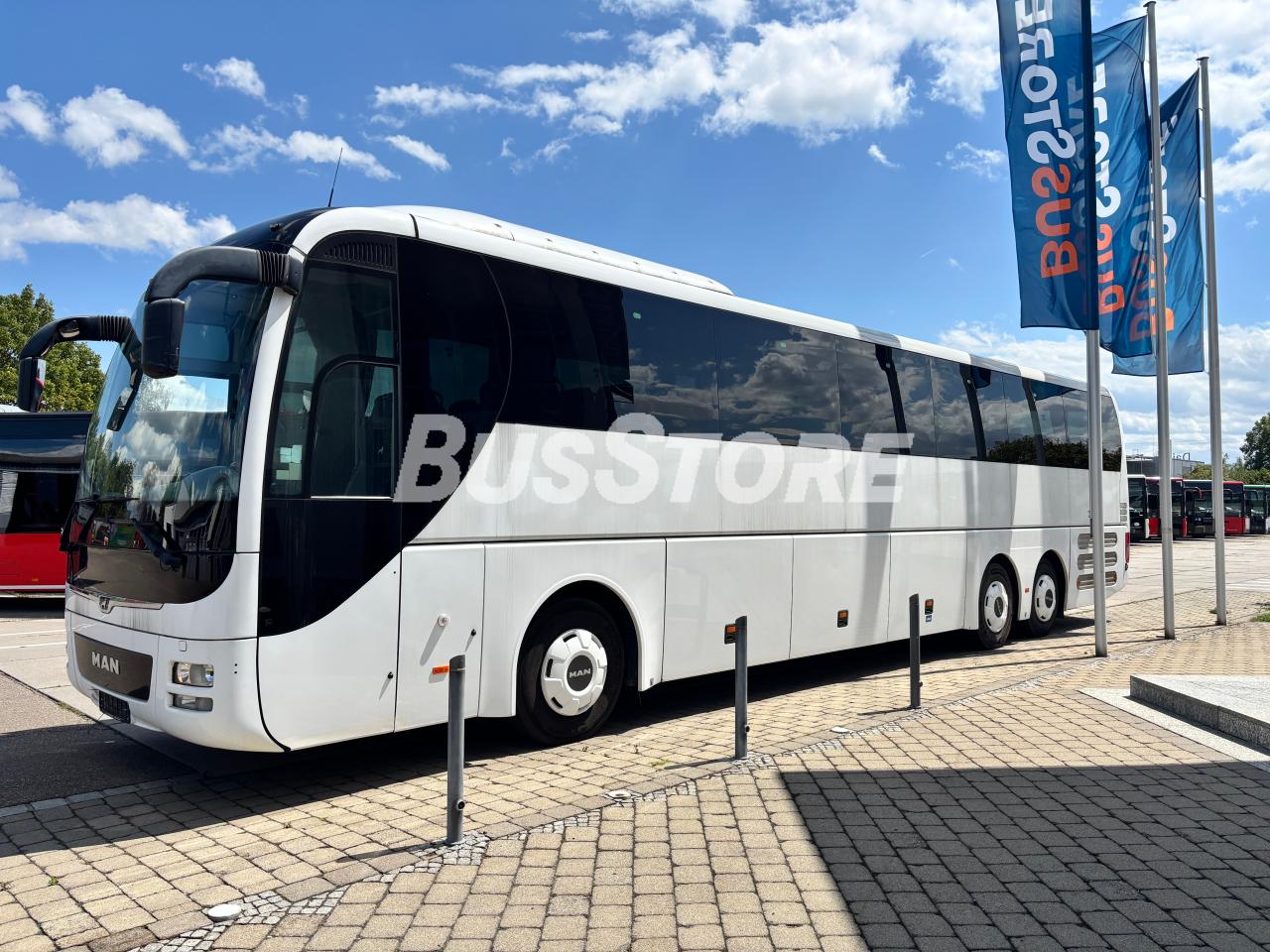 MAN - R08 Lion's Coach - GWC2500012286