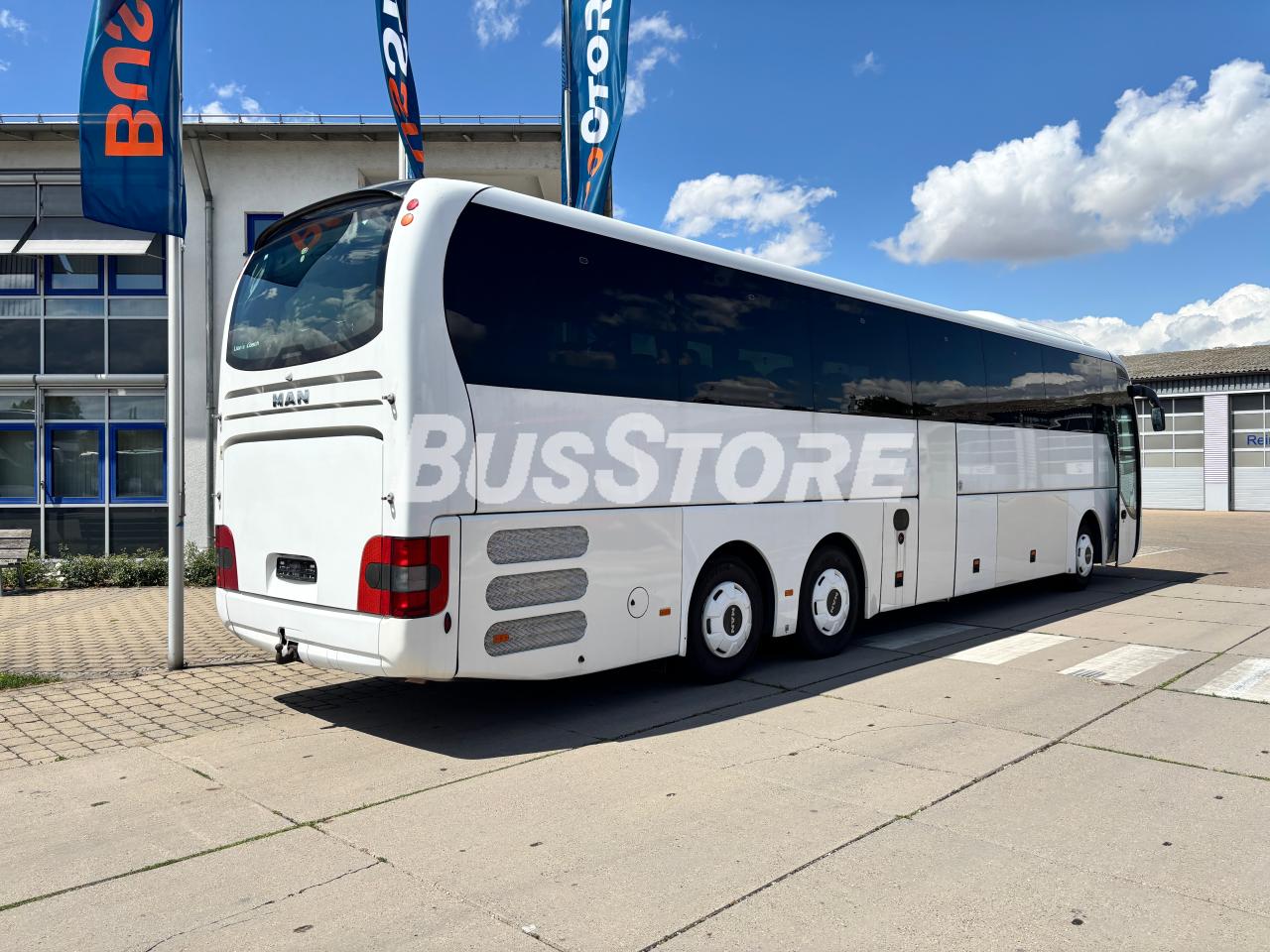 MAN - R08 Lion's Coach - GWC2500012286