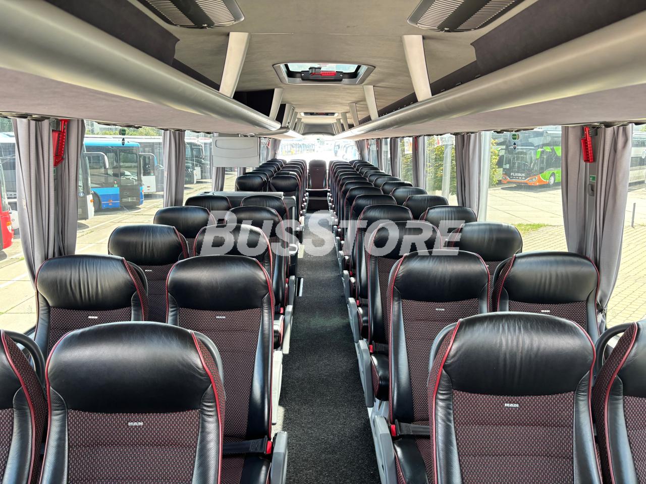 MAN - R08 Lion's Coach - GWC2500012286