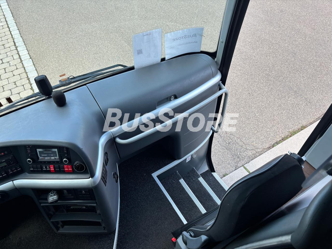 MAN - R08 Lion's Coach - GWC2500012286