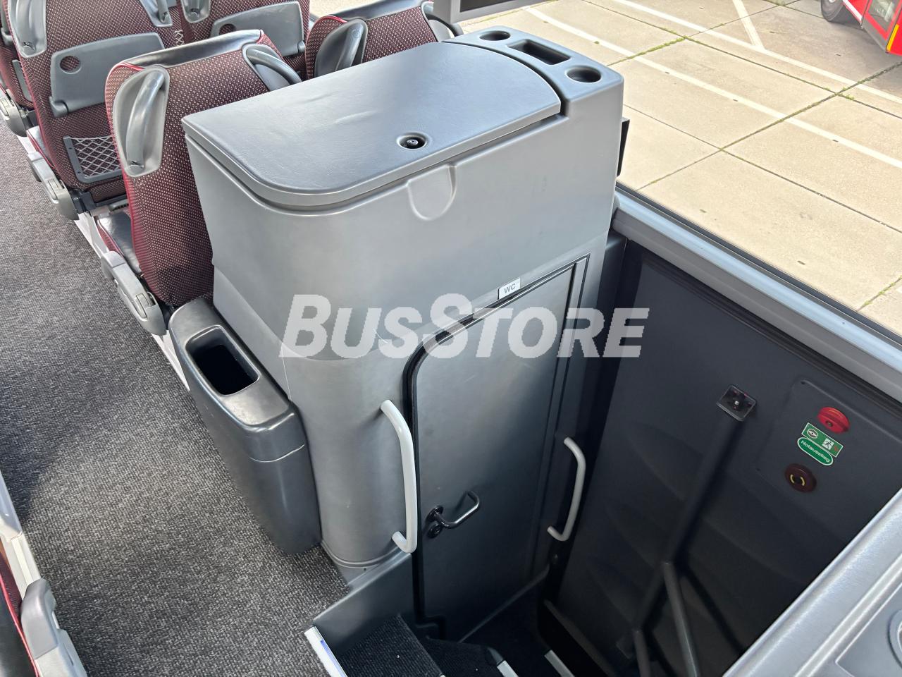 MAN - R08 Lion's Coach - GWC2500012286