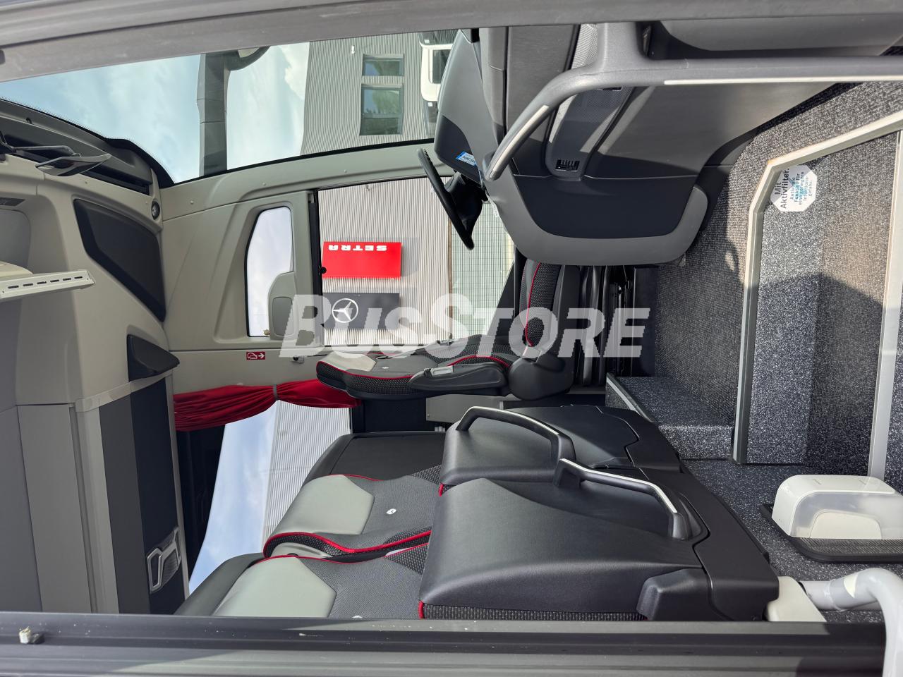 Mercedes-Benz - Tourismo 16 RHD/3 - GWC2600012042